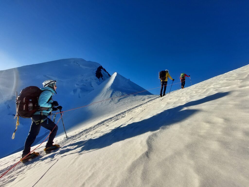 „Kevés a lehetőség hibázni” - Megmászta a Mont Blanc-t, majd azzal a lendülettel le is siklóernyőzött onnan a lelkes para-alpinista