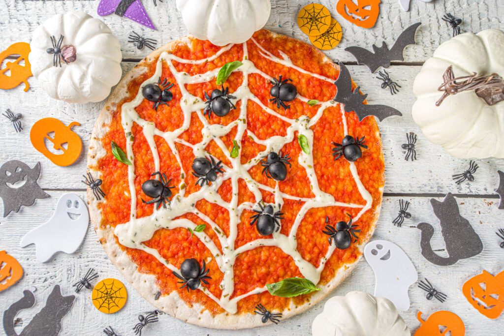 Halloweeni pókhálós pizza