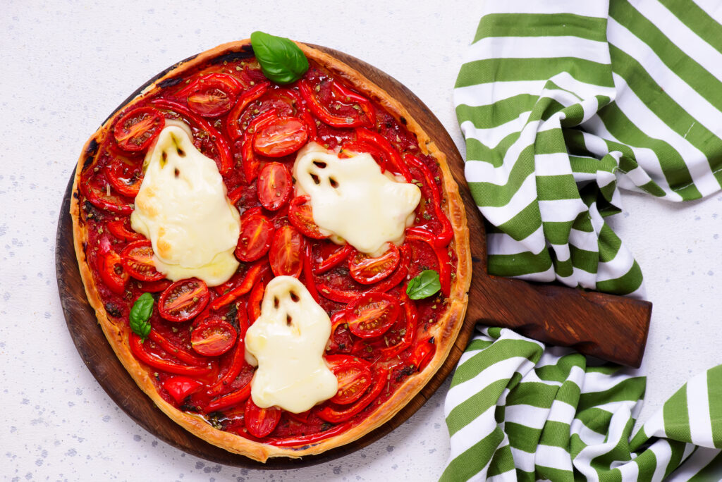 Halloweeni szellemes pizza