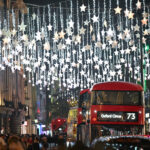 A londoni Oxford Street ünnepi fényei