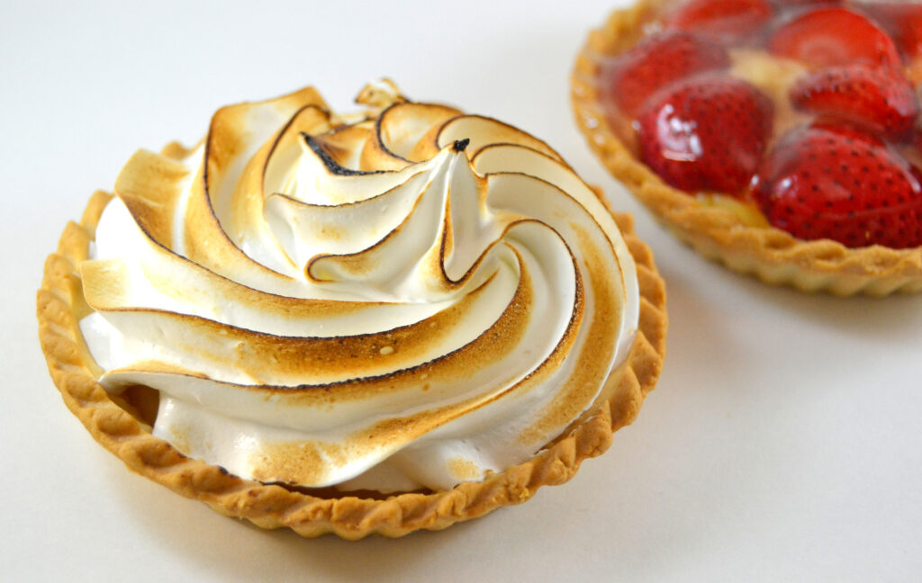 Tart, a tetején meringue-gel