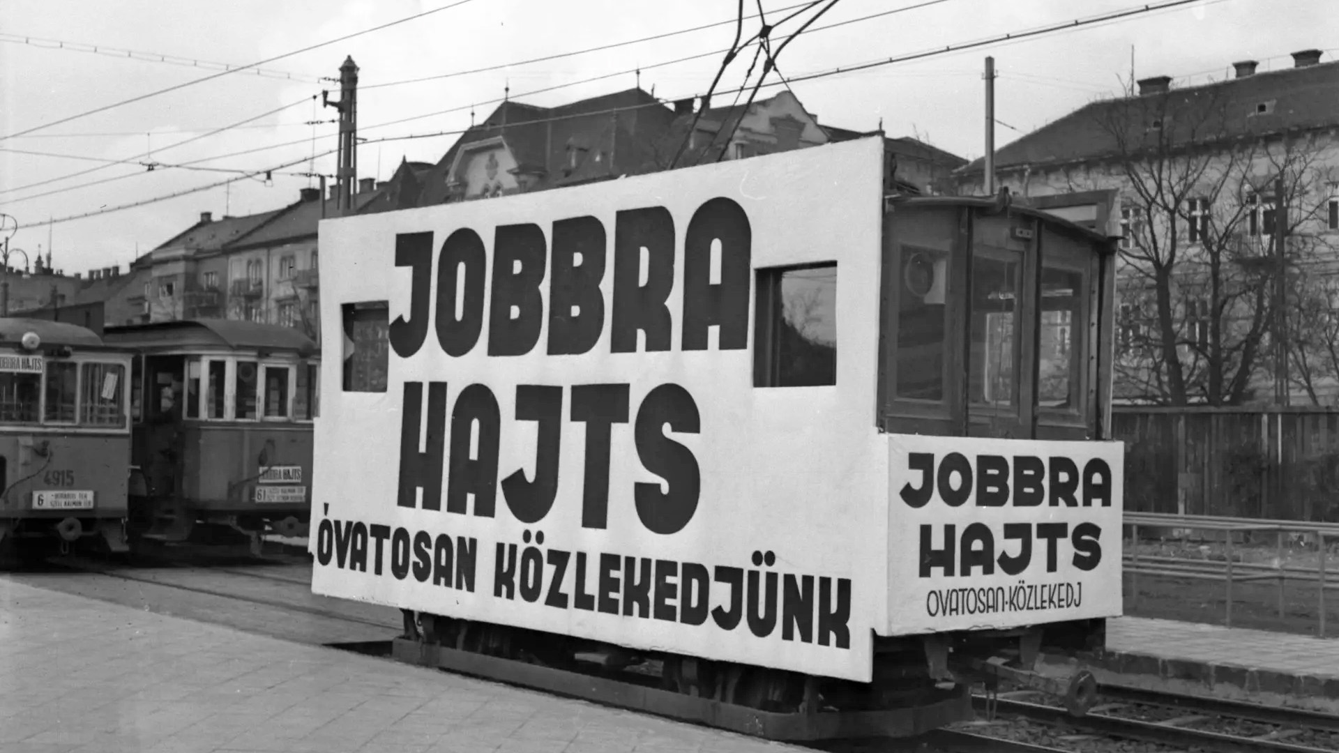 Jobbra hajts!