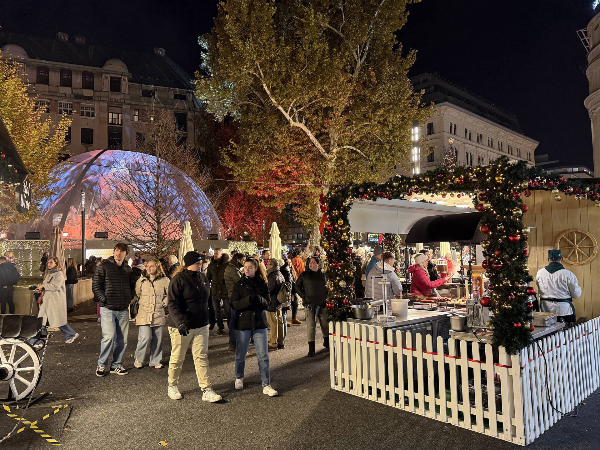 Vörösmarty tér karácsonyi fényei