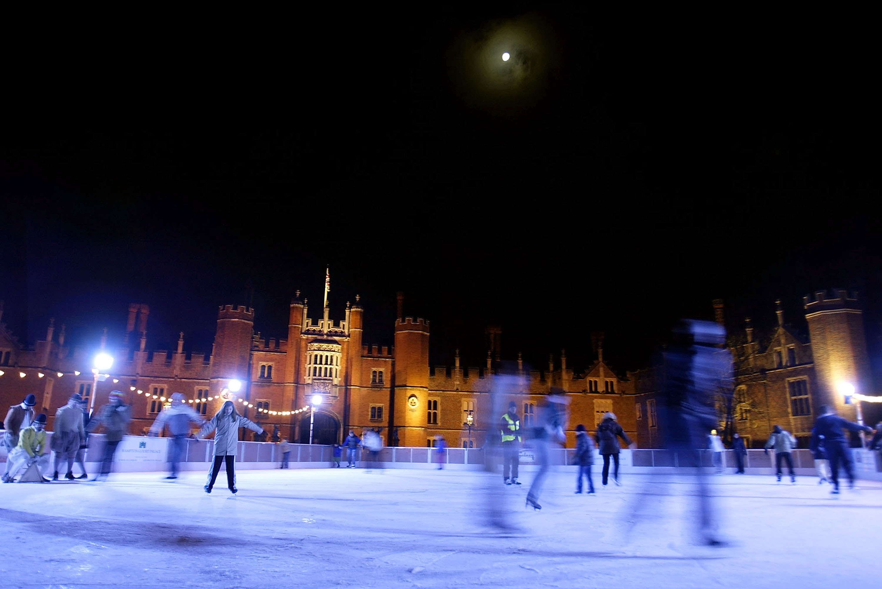 Hampton Court Palace london