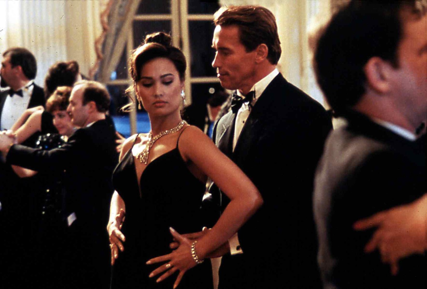 Tia Carrere Arnold Schwarzenegger