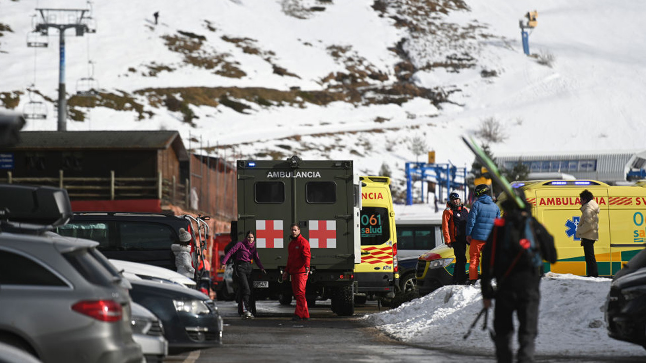 Horrorbaleset a síparadicsomban, rengetegen megsérültek