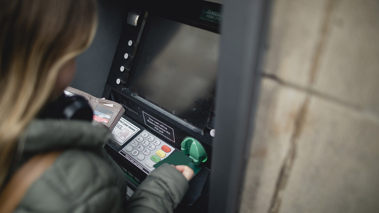 Nagyot változik a készpénzfelvétel, vége a hagyományos ATM-ek korának