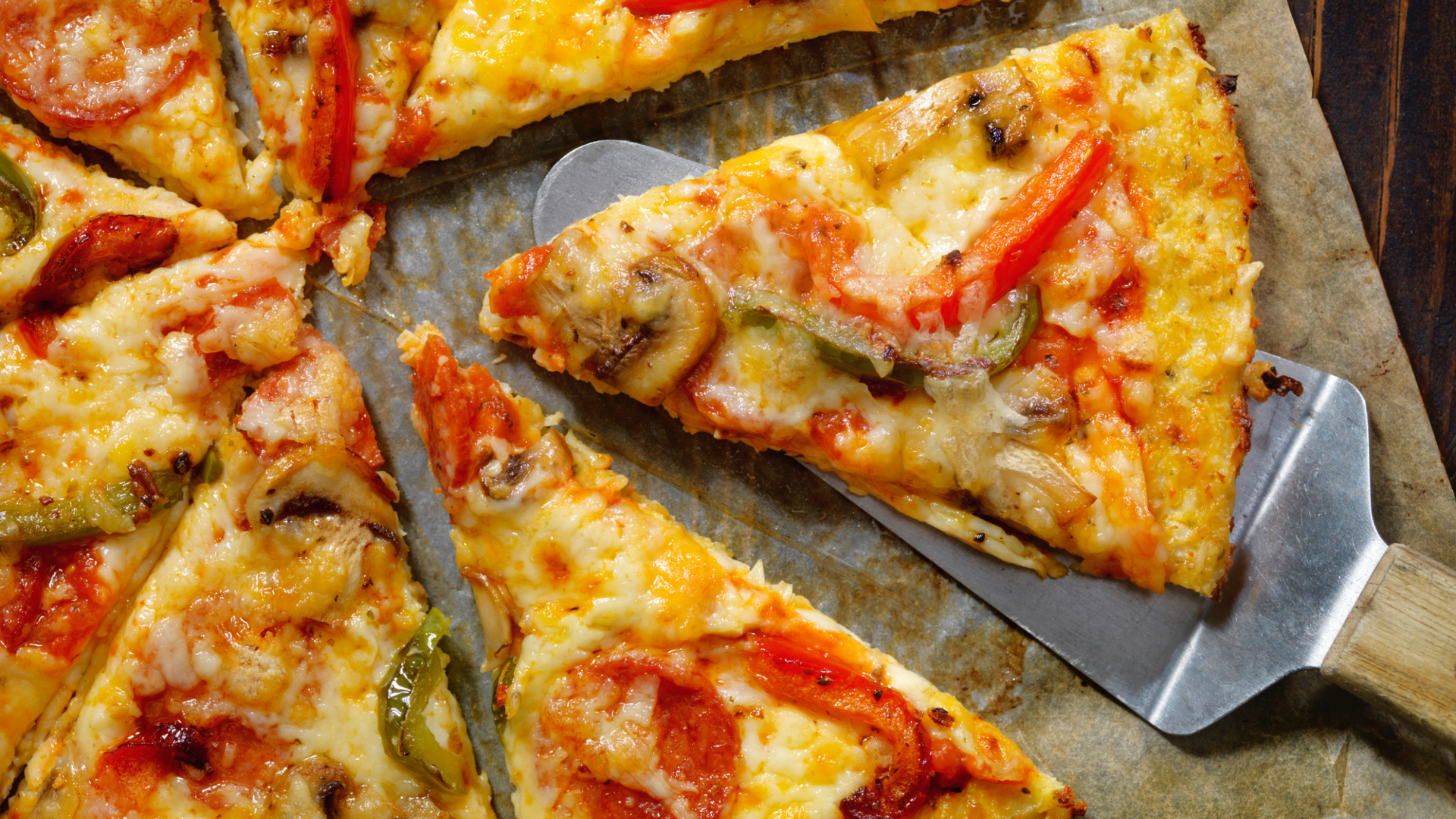 Karfiolpizza: ropogós pizza diétázóknak is – mindössze 3 hozzávalóból!