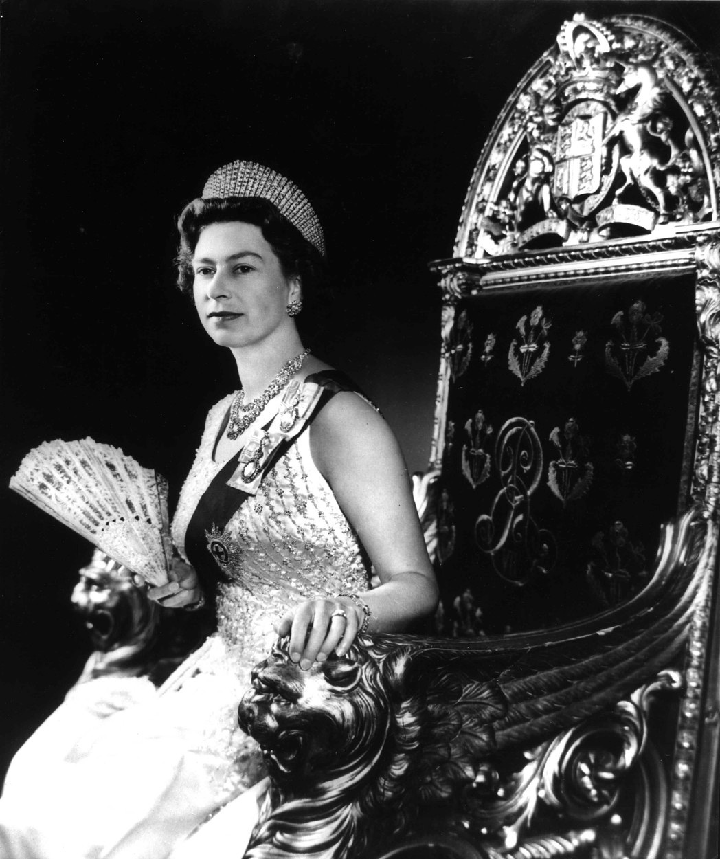 Ritkán látott fotók II. Erzsébetről